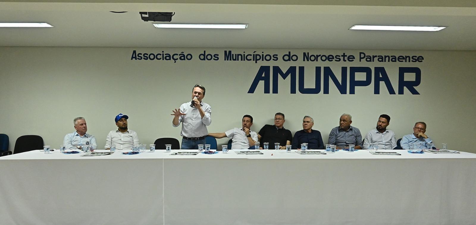 WhatsApp Image 2025-09-26 at 10.14.24 Lideranças na reunião
Foto: Ivan Fuquini