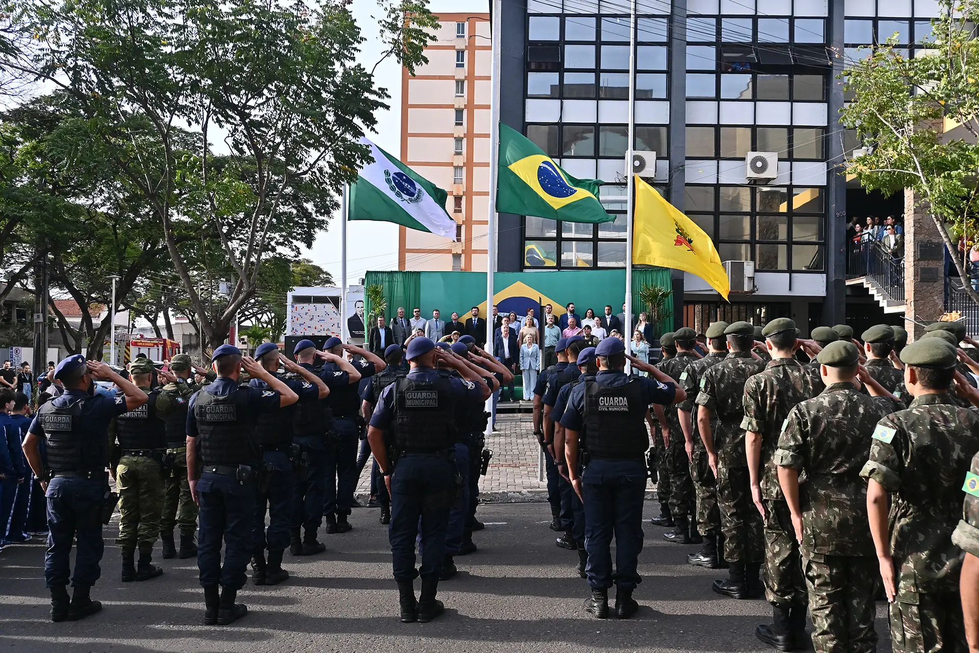Cerimônia foi na manhã desta segunda-feira (Foto: Ivan Fuquini)