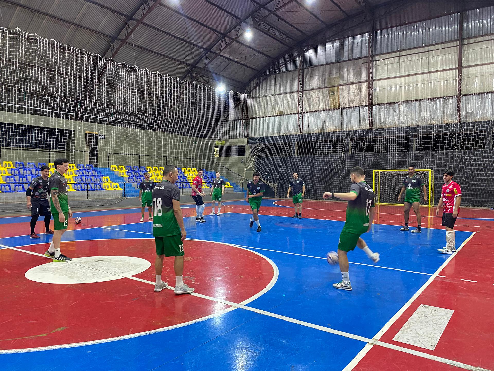 São Lucas treina para o duelo contra Loanda Futsal 
(foto: Verônica Merede)