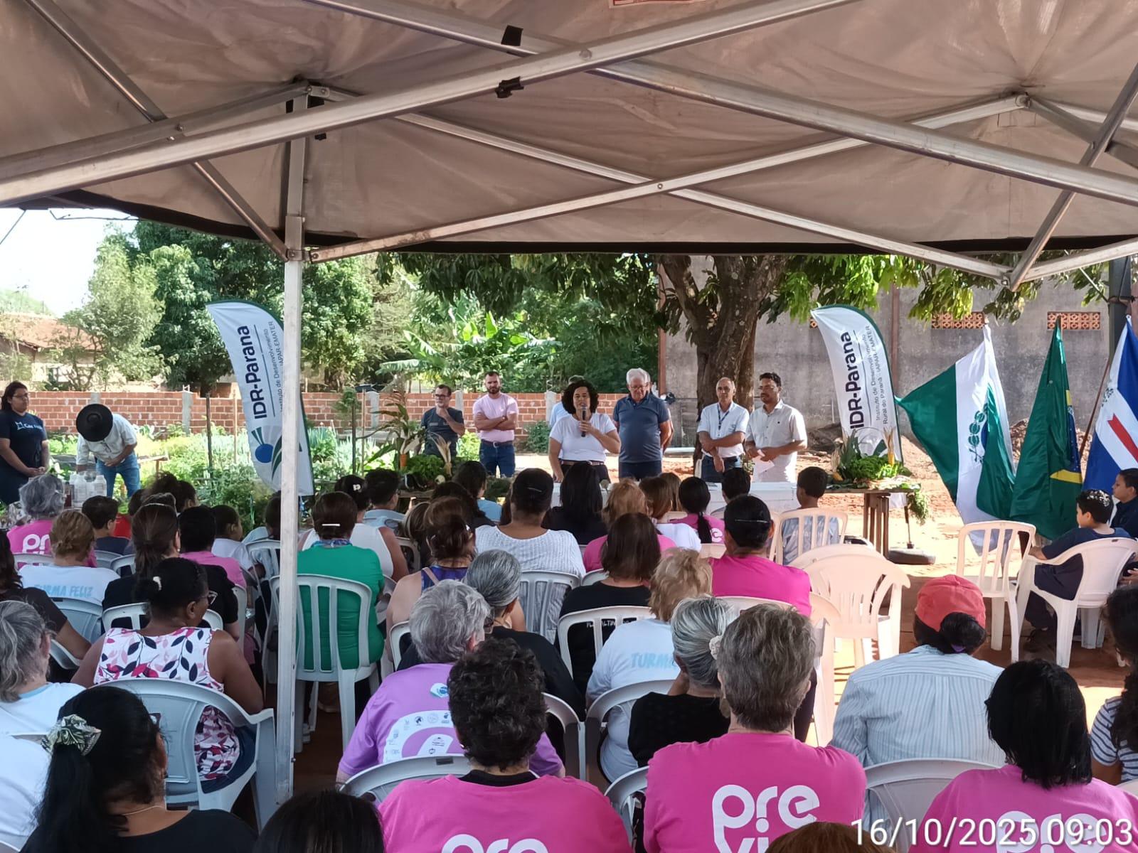 Agricultores familiares assistiram a palestras sobre sustentabilidade, cooperativismo e políticas públicas
Foto: IDR-PR